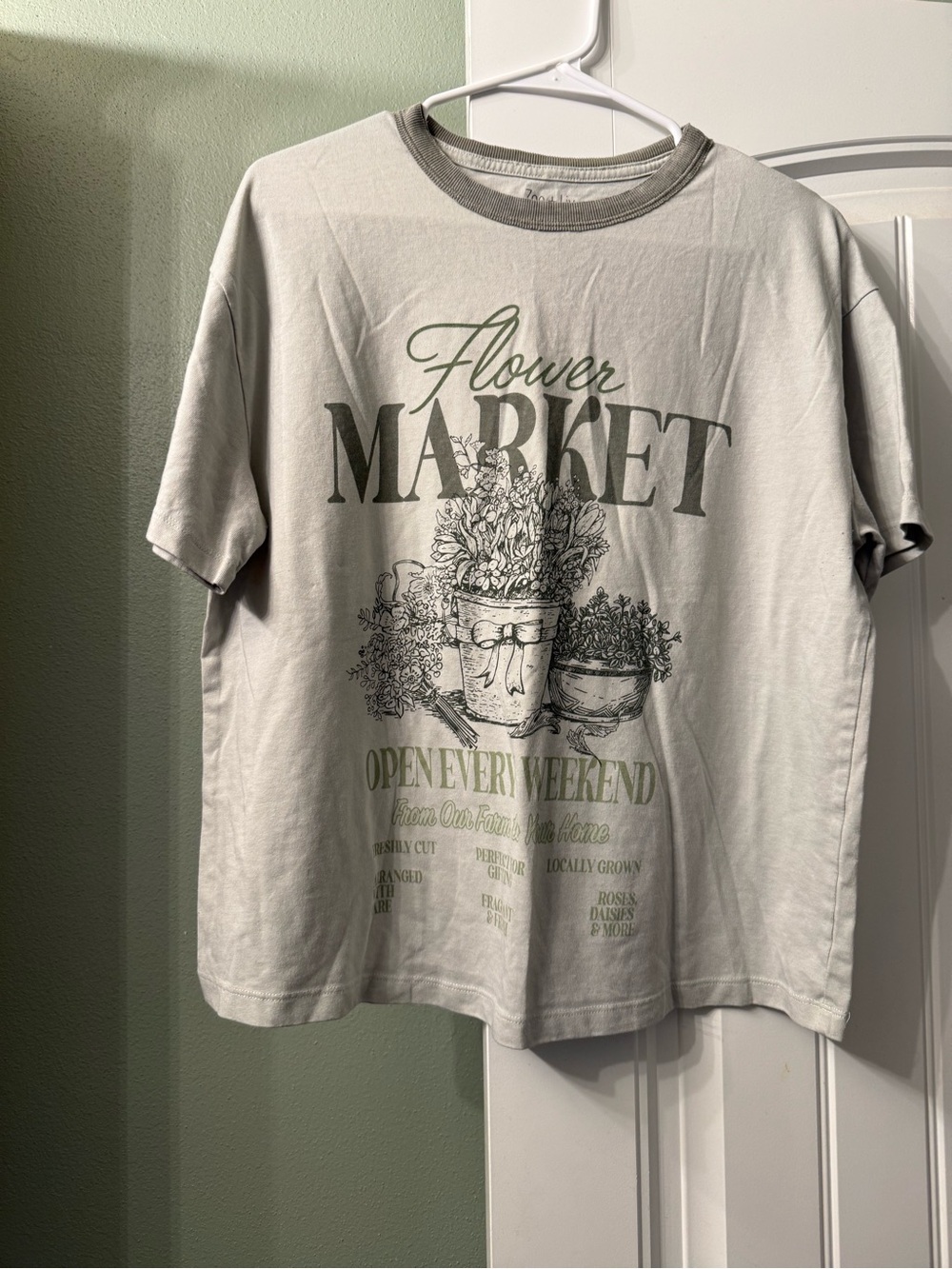 Champion Light Gray Graphic Flower Market Crewneck T-Shirt